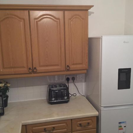 Quiet Residential Area Within Easy Reach Of Town Apartment Manchester Ngoại thất bức ảnh